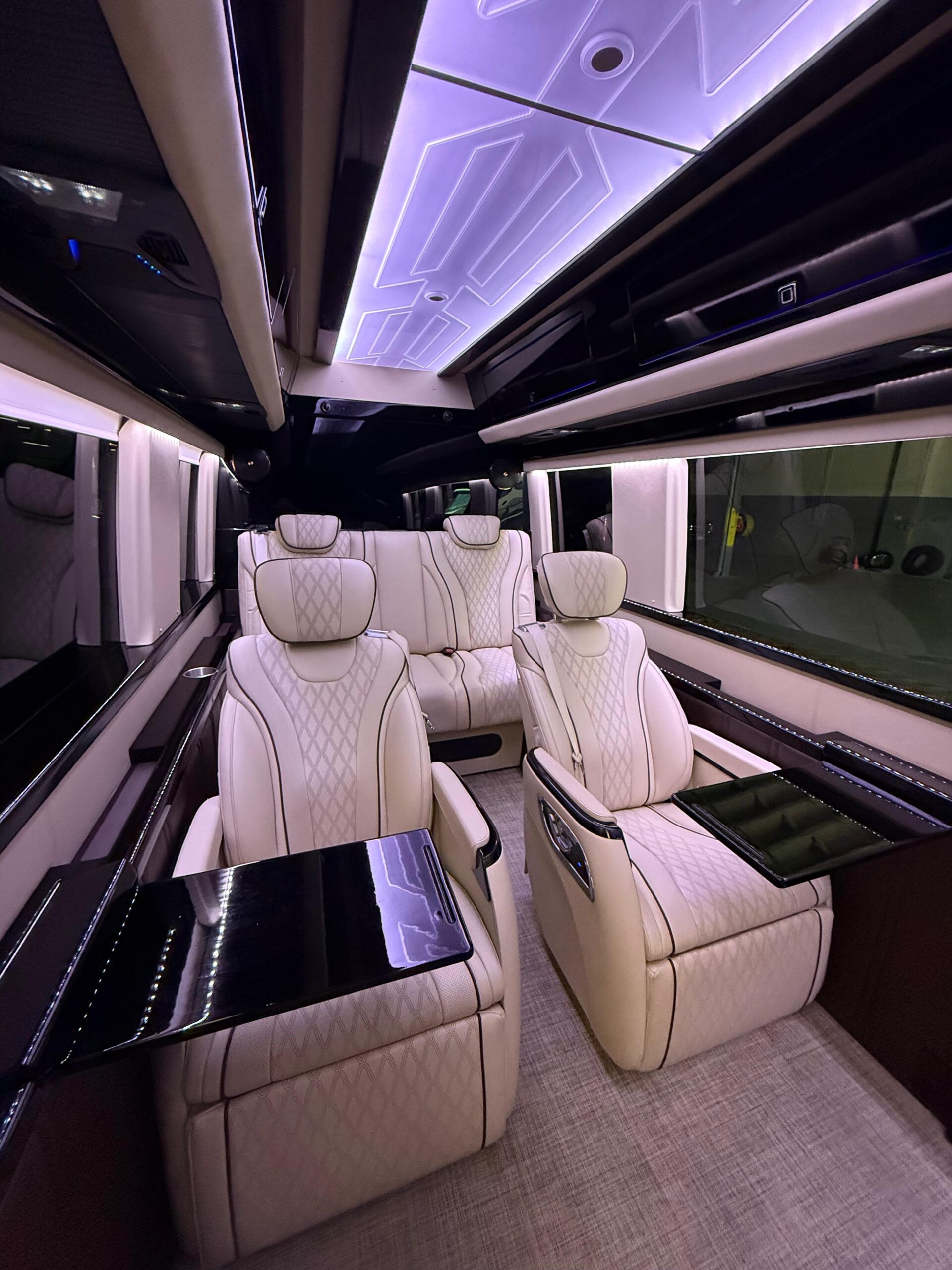 7-Passenger-Luxury-Sprinter-Jet