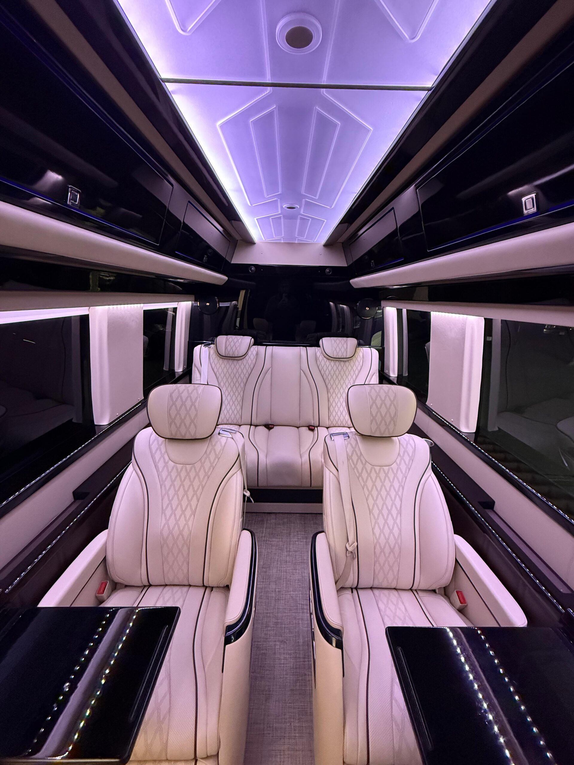 7-Passenger-Luxury-Sprinter-Jet